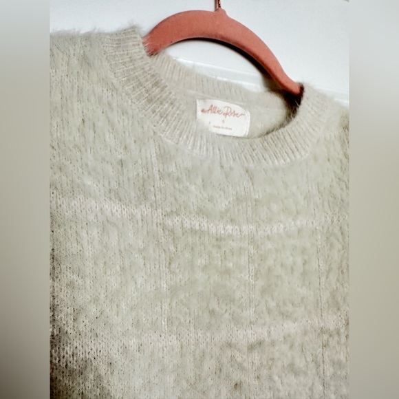 Allie Rose Cozy Sweater (New Without Tags) - Picture 9 of 16